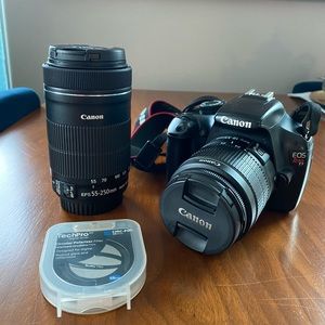 Canon EOS Rebel T3 Digital SLR